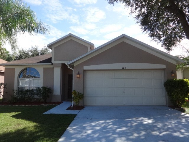 Building Photo - 523 Royal Ridge St