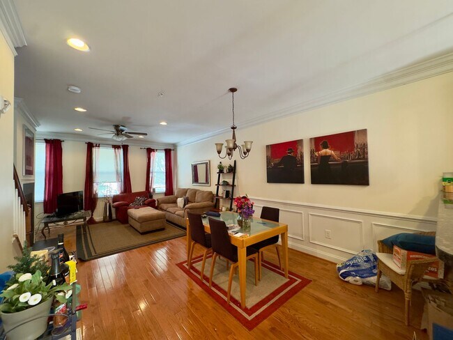 Building Photo - Charming 2 Bedroom/2 Bathroom Townhome near Patterson Park, Baltimore, MD!