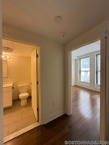 Building Photo - 8 Winter Pl