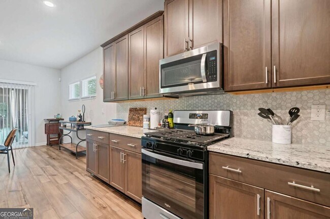 Building Photo - 5911 Green Ash Ct