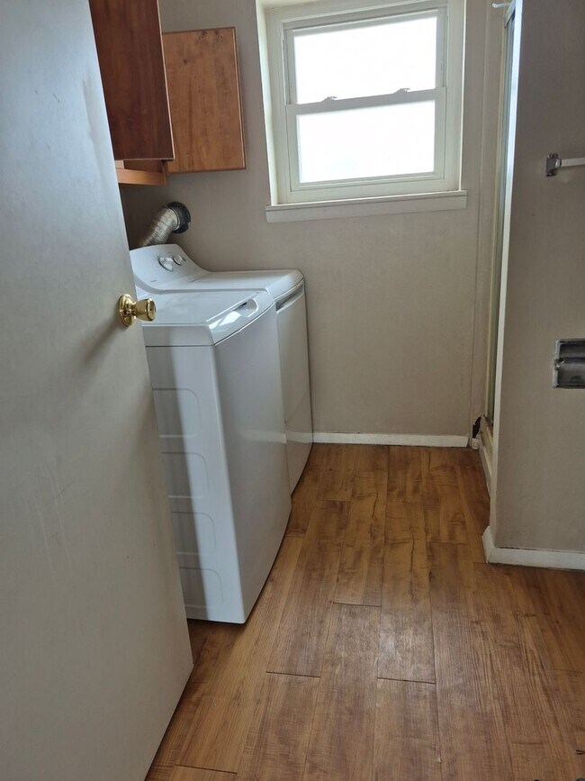 Building Photo - Charming home with garage & big back yard| Morrison, CO