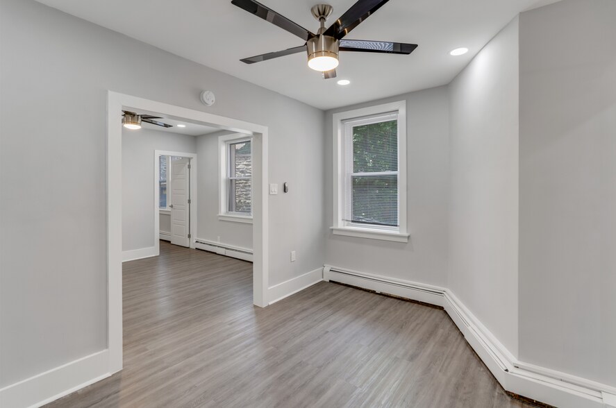 Building Photo - 615 Vernon Rd