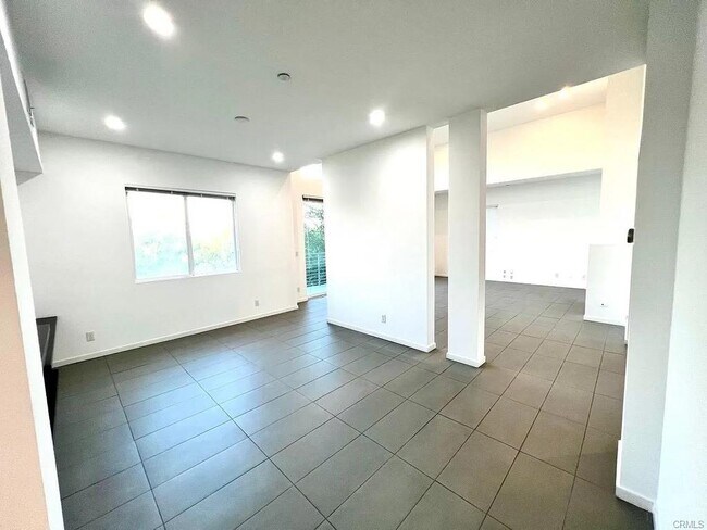 Building Photo - 5698 Como Cir