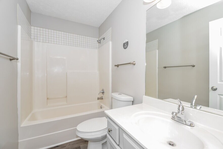 Building Photo - 1415 Bern Dr