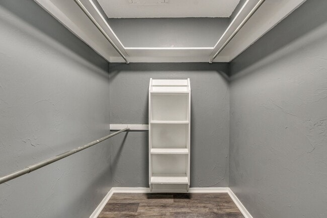 Building Photo - 4106 Mason Dr