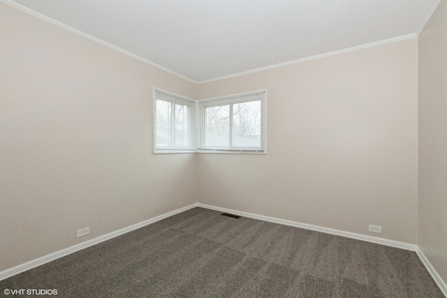 Building Photo - 363 Winnebago St