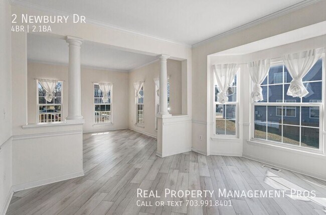 Building Photo - 2 Newbury Dr