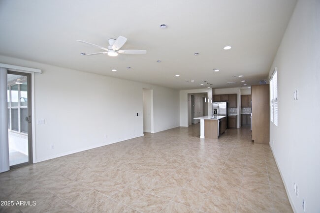 Building Photo - 831 W Finch Dr