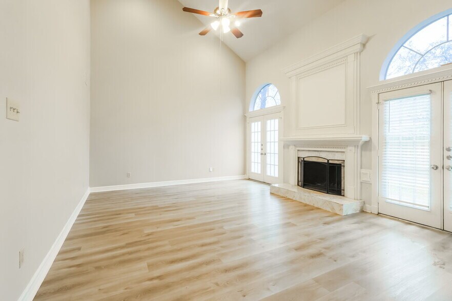 Building Photo - 3407 El James Dr