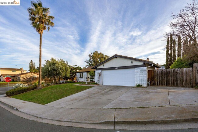 Building Photo - 304 Cabrillo Pl