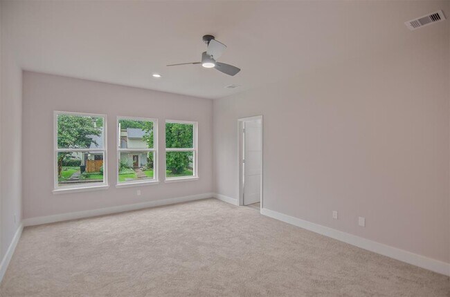 Building Photo - 12310 Glenview Dr