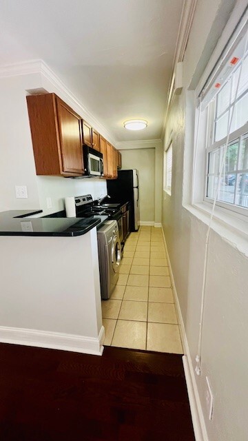Kitchen - 897 N Highland Ave NE