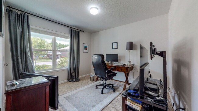 Building Photo - Coming Soon! 4 bed 2 bath home located in Hammock Bay!