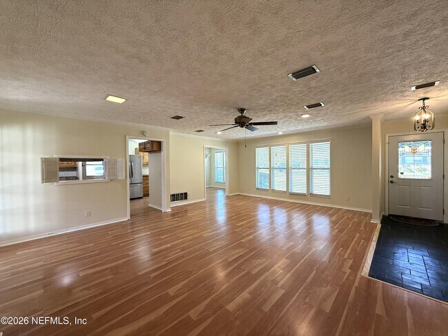 Building Photo - 2359 Sandy Ct