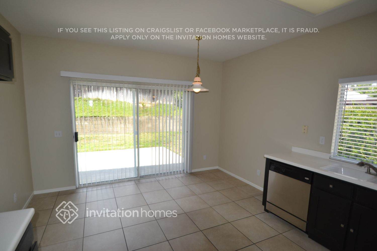 Building Photo - 40057 Daphne Dr