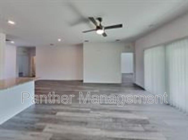 Building Photo - 24501 Zephyr Ct