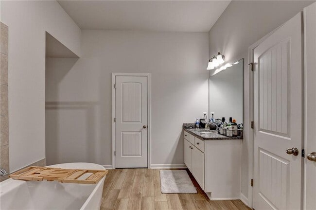 Building Photo - 115 Eleanora Pk