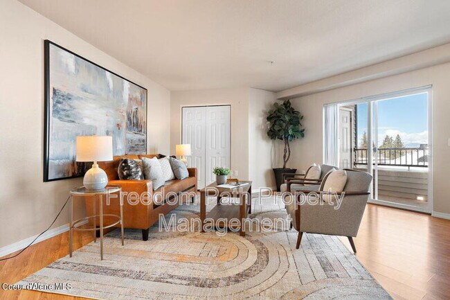 Building Photo - 310 N Promenade Loop
