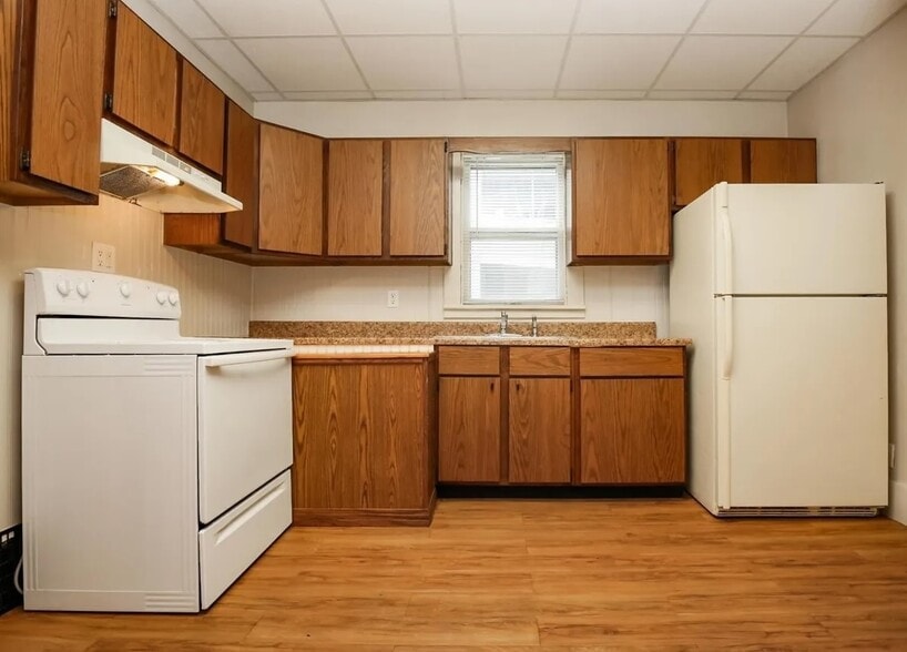 Building Photo - 425-427 W 16th St