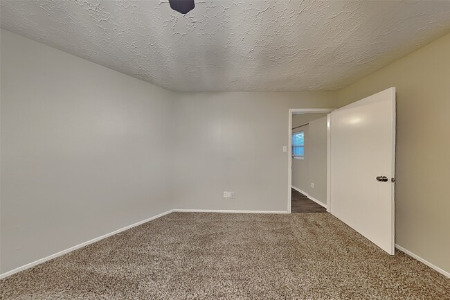 Building Photo - 2621 Elder Rd