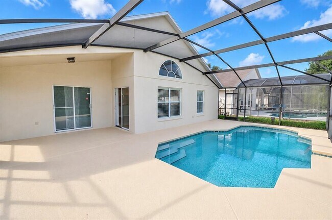 Building Photo - 2927 Blooming Alamanda Loop