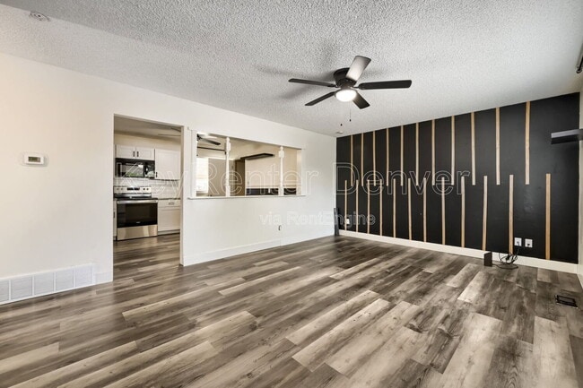 Building Photo - 5543 Atchison St