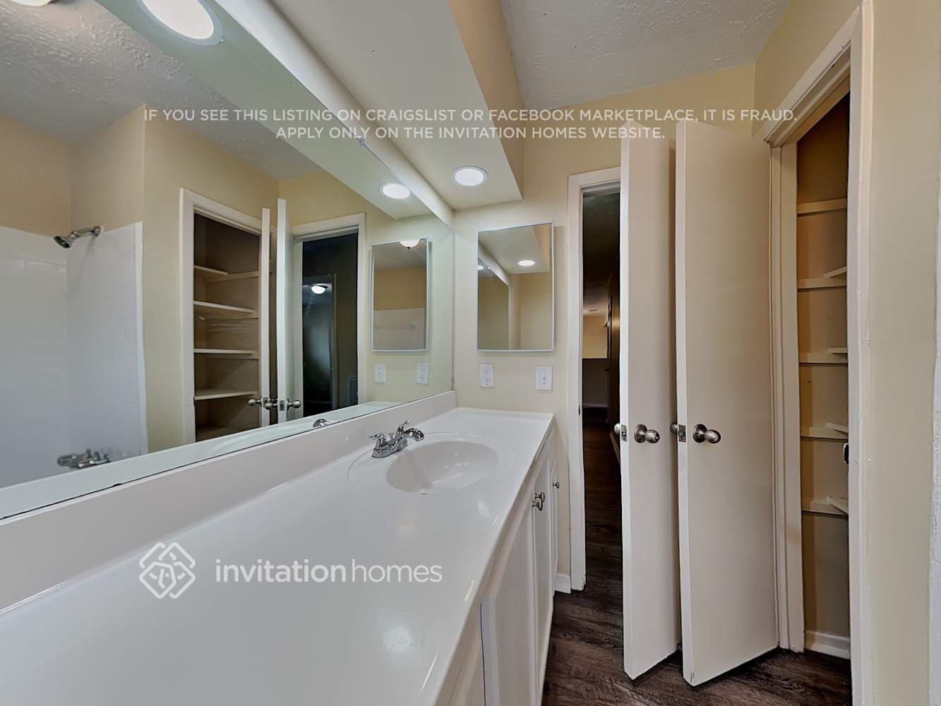 Building Photo - 14234 Montaigne Dr