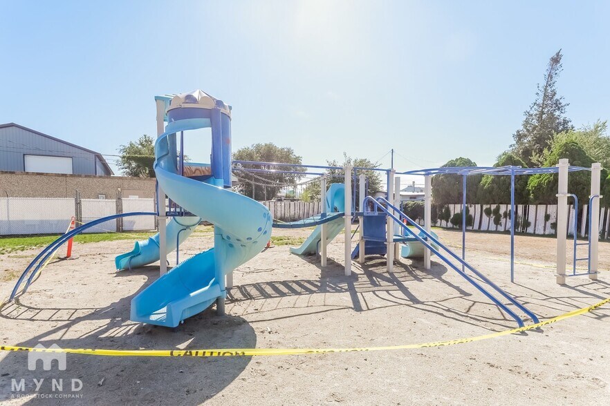Building Photo - 1652 N 2275 W