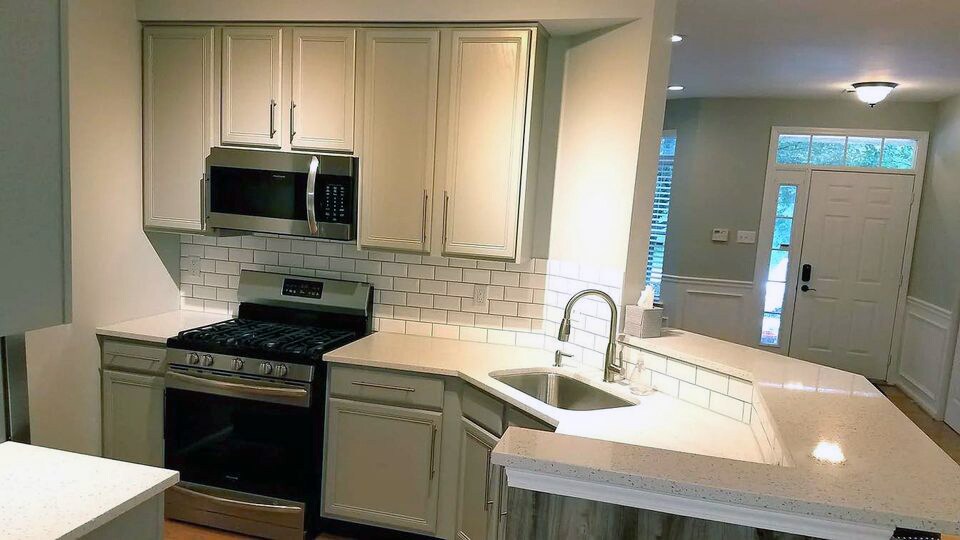 Building Photo - 305 Dresher Woods Dr