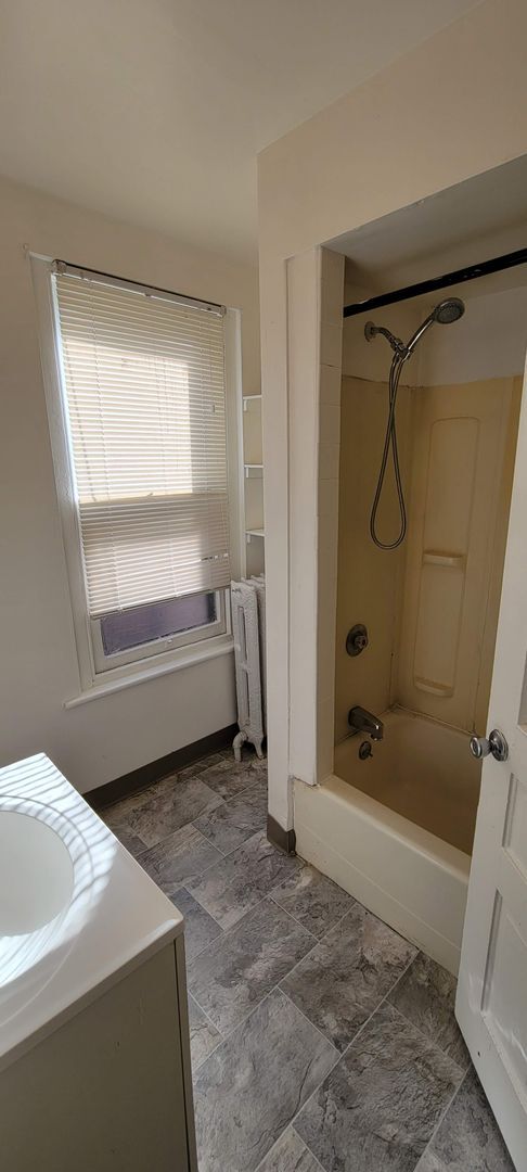 Building Photo - 220 S Madison St