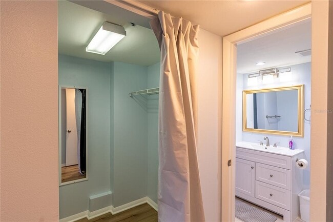 Building Photo - 701 S Madison Ave