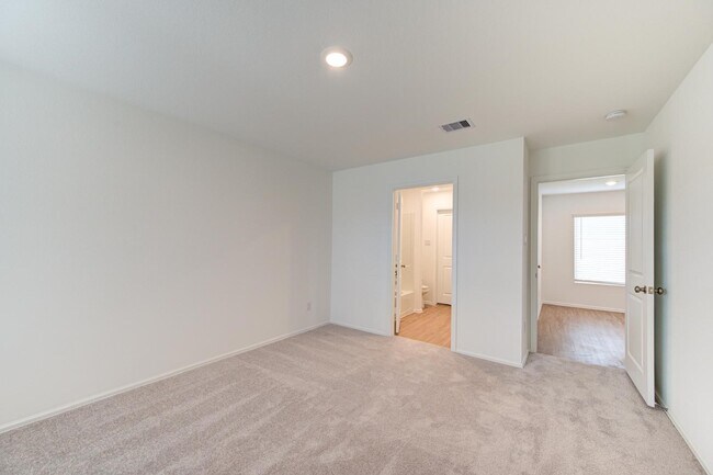 Building Photo - 26738 Paloma Blanca Dr