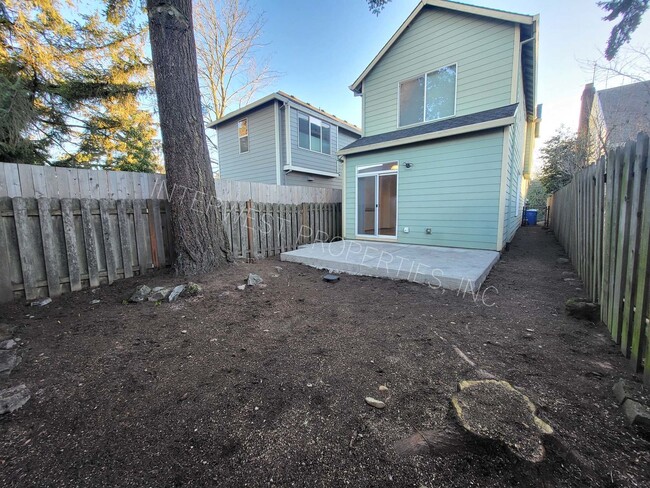 Building Photo - 3 Bed NE Pdx Home w/Gas Fireplace, Garage,...