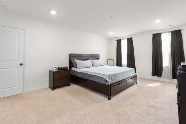 Building Photo - Charming 4-Bed Oasis with 2.5 Baths on Wil...