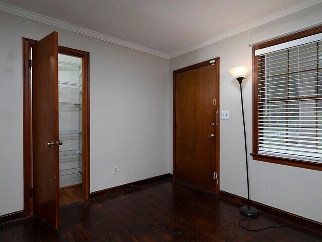 Building Photo - 858 Gaylemont Cir