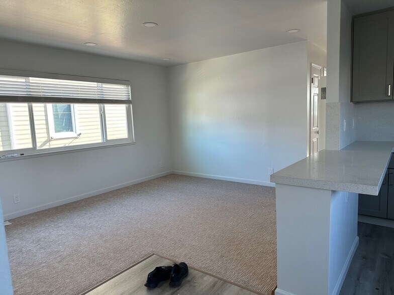 Building Photo - 1576 Pacific Ave