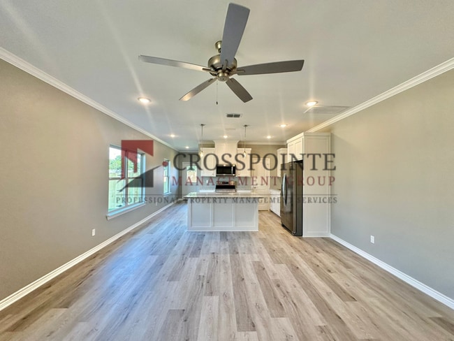 Building Photo - 3 Bedroom 2.5 Bathroom Townhomes at Villa Rosa! Now offering 1/2 OFF FIRST FULL MONTHS RENT!