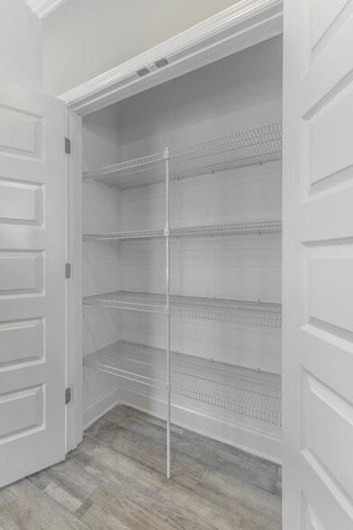 Building Photo - 5085 Oop Rd