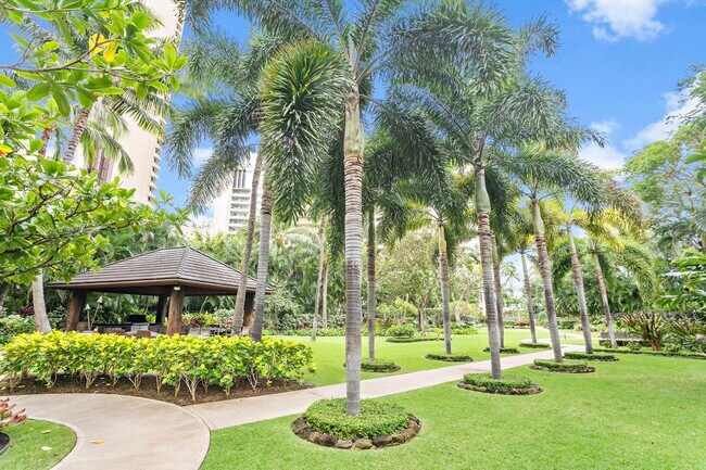 Building Photo - 1551 Ala Wai Blvd