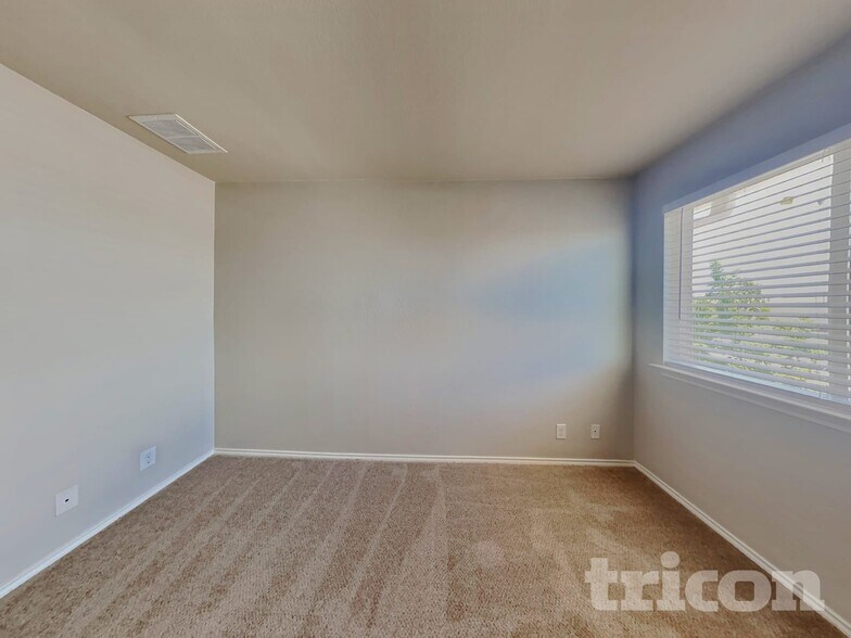 Building Photo - 18521 Mammoth Cave Blvd