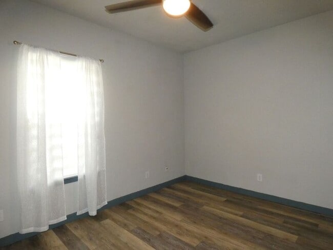 Building Photo - 501 E Burgess Rd