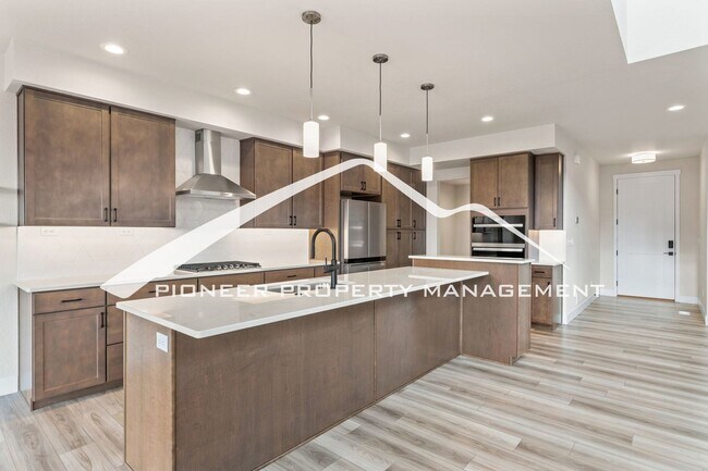 Building Photo - Breathtaking Pikes Peak Views in Desirable Wolf Ranch - 4 bedroom, 3 Full Bath, Office and Loft, ...