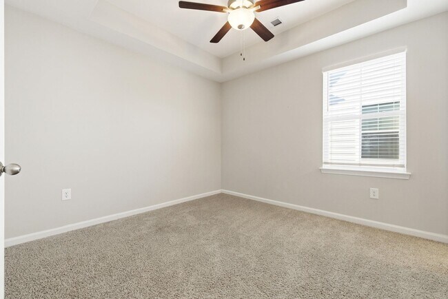 Building Photo - 3557 Bristol Ln