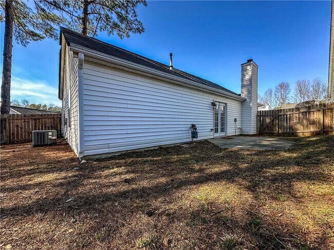 Building Photo - 2661 Laurel Ln NW