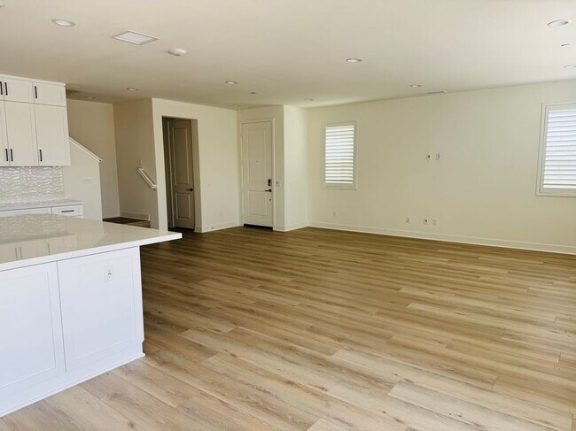 Building Photo - 8631 Mission Villa Dr
