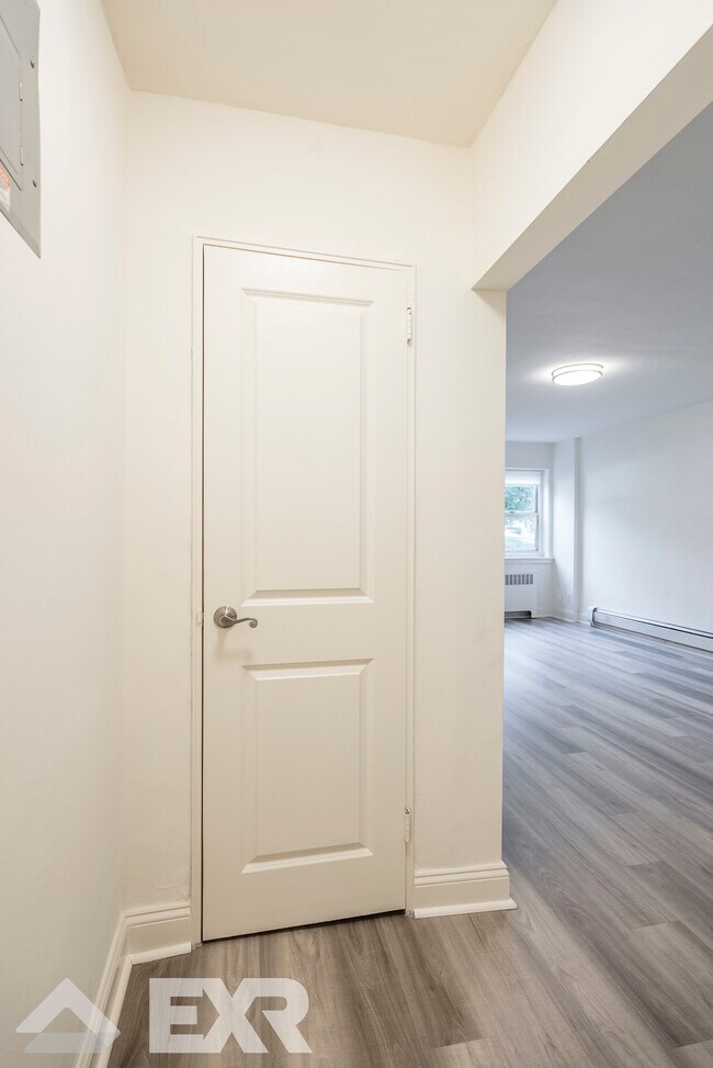 Building Photo - 94 Arlo Rd