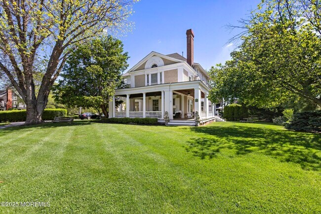 Primary Photo - 39 River Ave