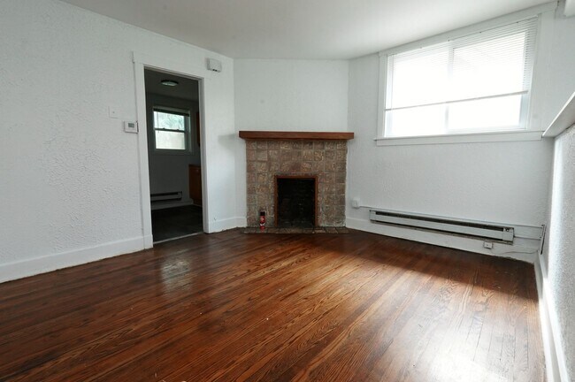 Building Photo - 2309 Tilbury Ave