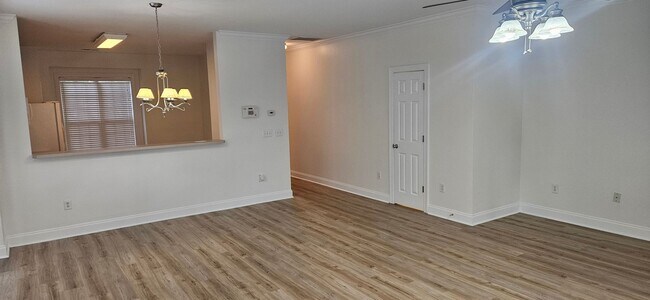 Building Photo - Darling 2br/2.5ba end unit townhome in Excellent Holly Springs community, available Now!