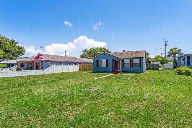 Building Photo - 4636 Fairfield Ave S